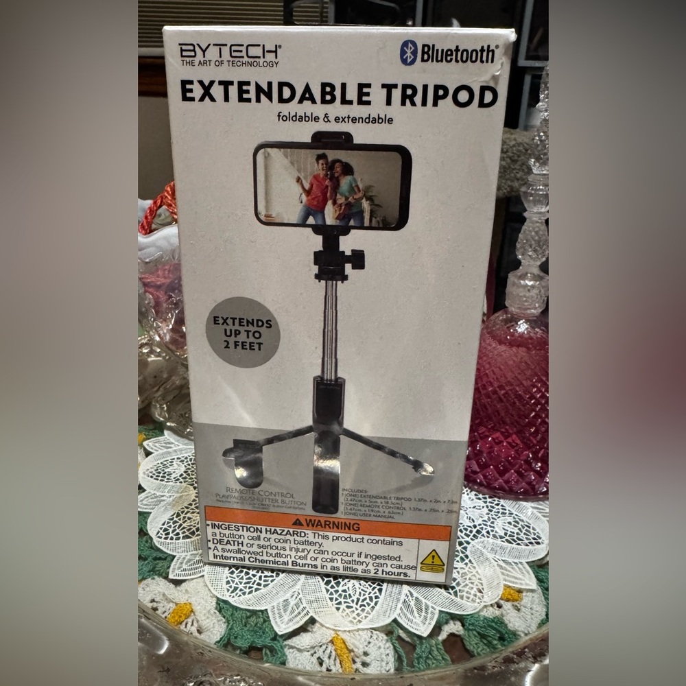ByTech Extendable Tripod w/Bluetooth✨ - Picture 2 of 9